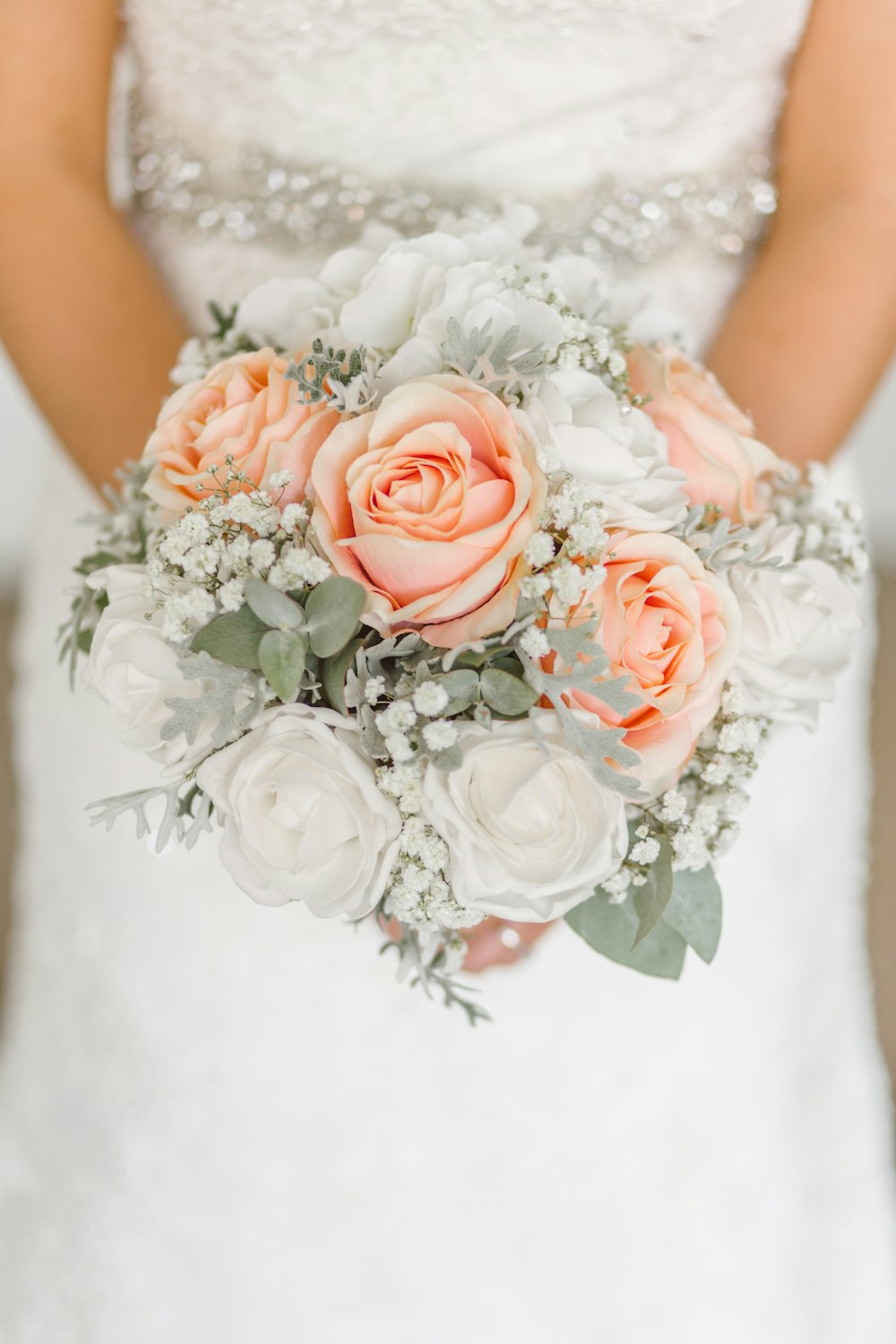 Peach and white rose bouquet
